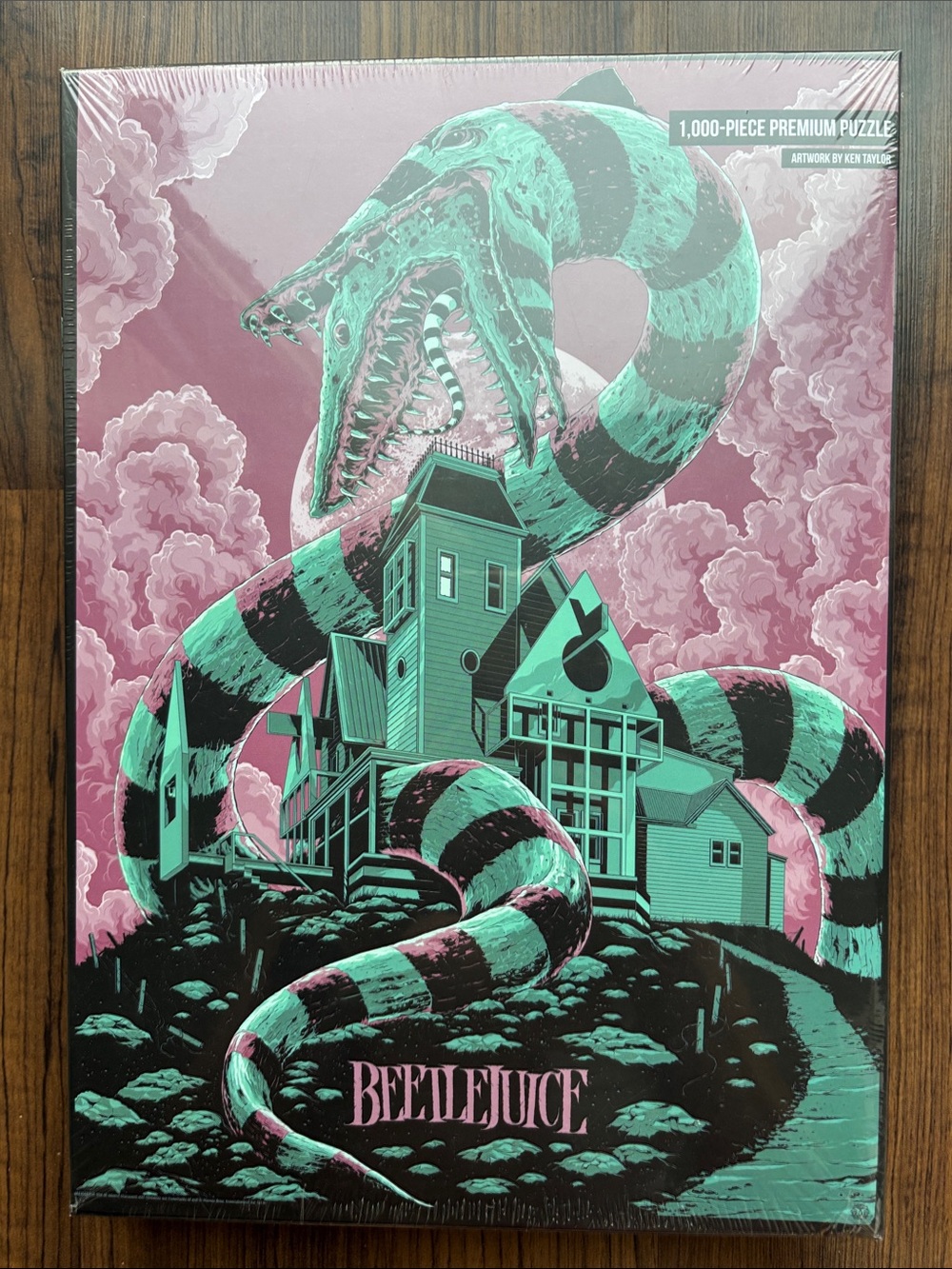 Beetlejuice 1,000-Piece Premium Puzzle